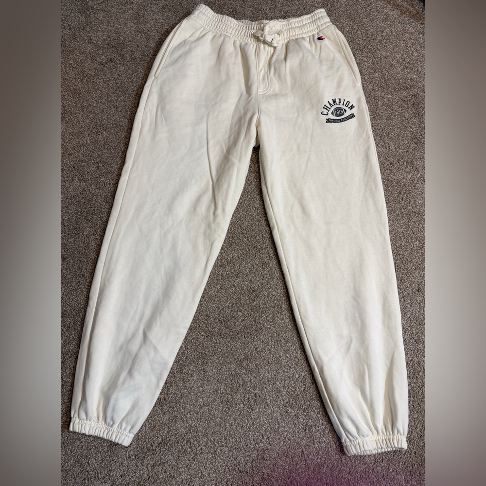 SOLD Champion men’s small cream Joggers sweatpants